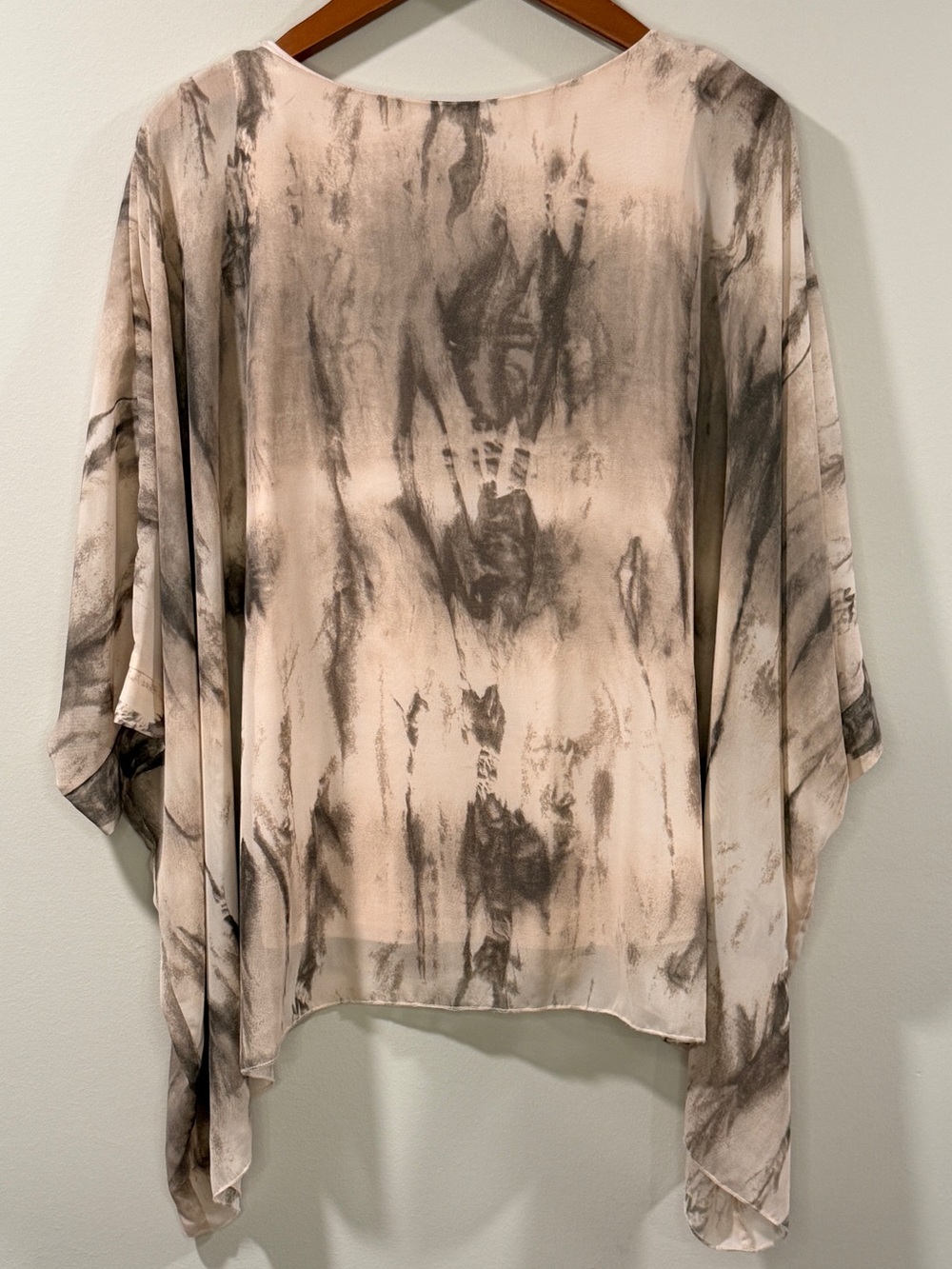 Melissa Paige Women’s Taupe and Beige Abstract Tie-Dye Dolman Top Size XS - Picture 3 of 7